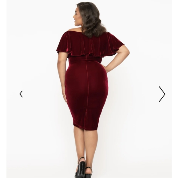 Sophia Wiggle Dress in Burgundy Velvet - Picture 2 of 3